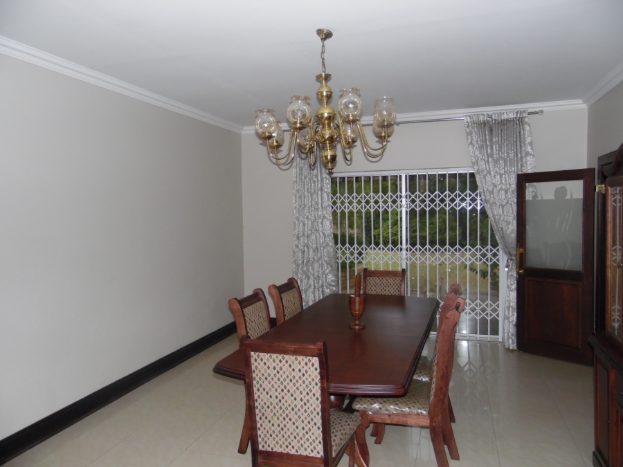 6 Bedroom Property for Sale in Jim Fouchepark Free State